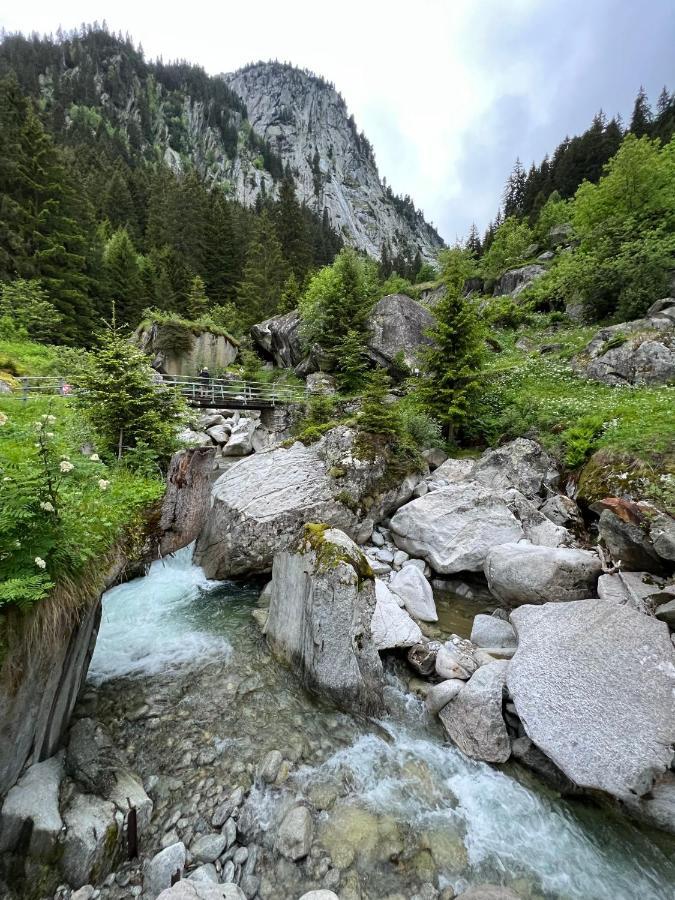 Hotel Weisses Rossli Göschenen Buitenkant foto