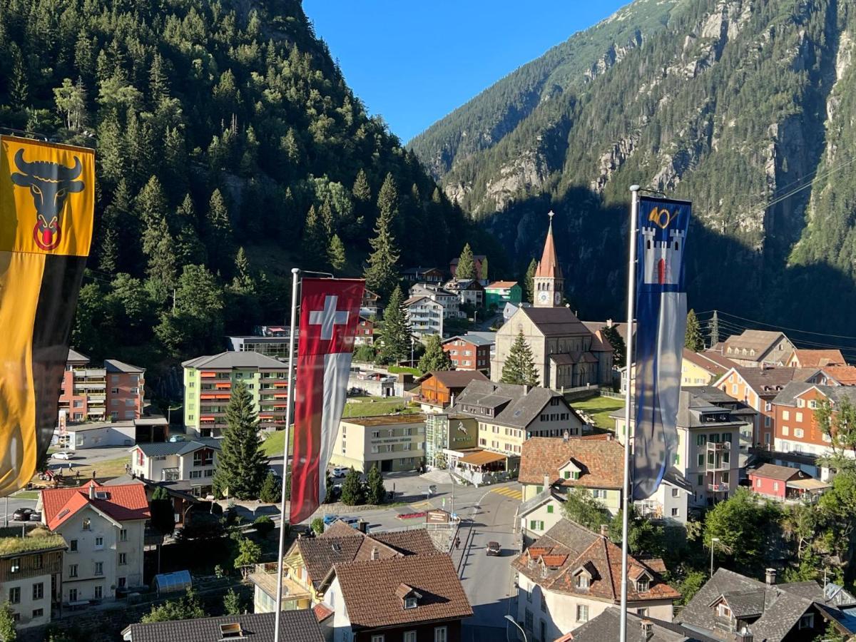 Hotel Weisses Rossli Göschenen Buitenkant foto